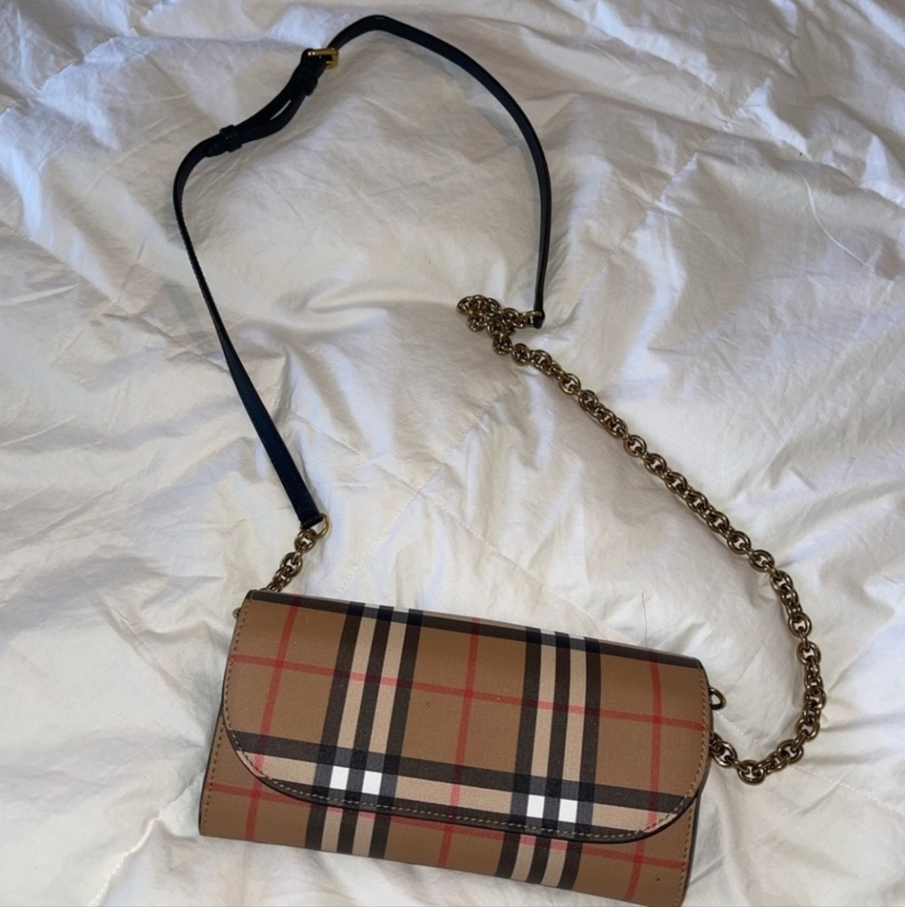 (EUC)AUTHENTIC BIRCH BROWN BURBERRY CLUTCH WITH CHAIN COMES WITDUST BAG - Picture 1 of 6